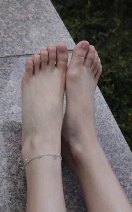 Pary摄影 NO.003 大学生婉萍的雪白美脚_丽丝库