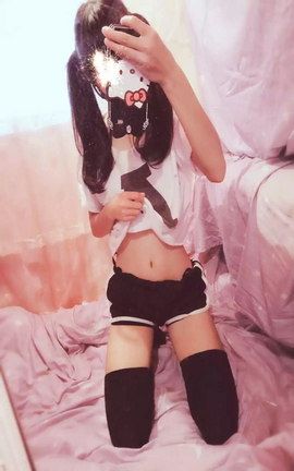 00后微博红人@元气小萝莉洛可可大尺度VIP套图-5