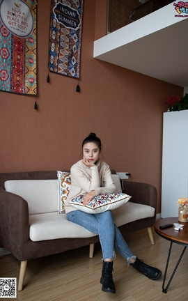 物恋传媒 No.087 刘心 可爱丸子头，可爱棉袜_丽丝库