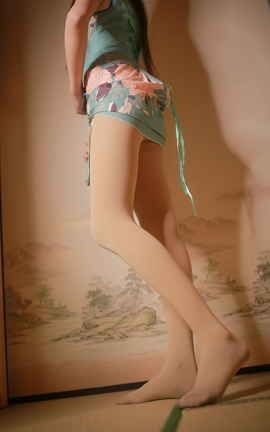 兔玩网二次元福利-伞下的旗袍少女_丽丝库