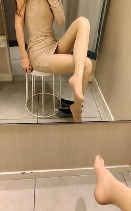 推特 高颜值账号 美腿美胸花木五阿哥 part2_丽丝库