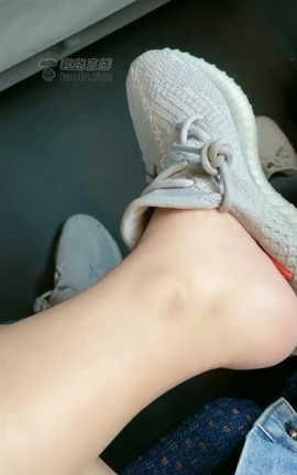 套路直播-清清-前半段高筒袜 后半段裸足[720X1280][24分8秒]_丽丝库