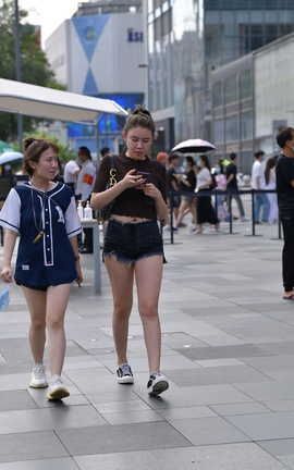 精选街拍作品 NO.0789 视觉冲击街拍作品 性感的YY热裤_丽丝库