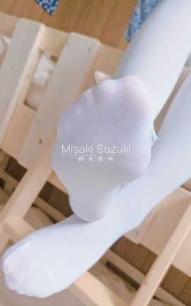 软软趴在床单上(铃木美咲)-在床上被哥哥挠脚心