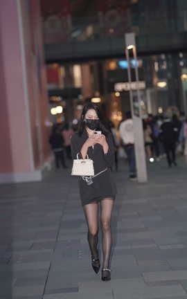 精选街拍作品 NO.1238 黑色套装_丽丝库