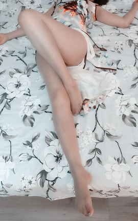 羞欲娘娘-肉丝裤袜长腿旗袍的诱惑