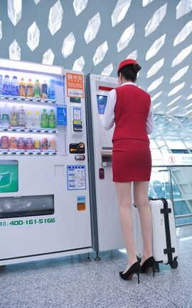 精选街拍作品 NO.0899 摄神街拍作品 二表姐空姐 超薄肉丝 机场篇 part2_丽丝库