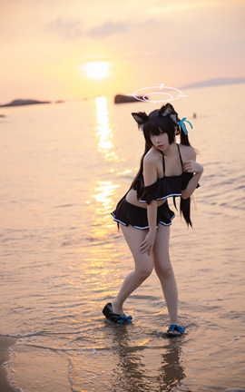 G44不会受伤 碧蓝档案 黑見芹香 海边泳装_丽丝库