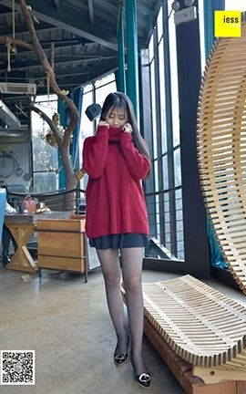 异思趣向IESS美足写真 丝享家183 佳桢《丰满肉肉黑丝》