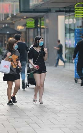 精选街拍作品 NO.0592 四九城嘎子街拍作品 热裤白嫩美女_丽丝库