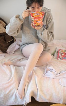 微博Holo_阿拉希武器酱福利足控白丝-3