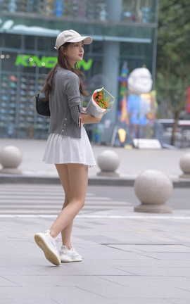 精选街拍作品 NO.1426 一始街拍作品 捧花的女孩 part5_丽丝库