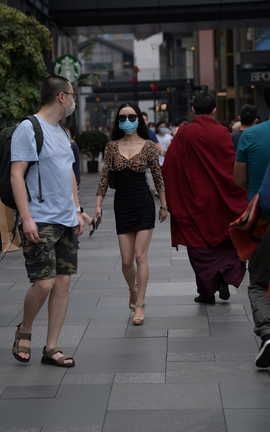 精选街拍作品 NO.0779 视觉冲击街拍作品 性感豹纹好身材熟女_丽丝库