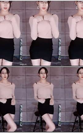 虎牙 暖暖(周童潼)-直播 魔法书福利 V169[1920X1080][4分29秒]_丽丝库