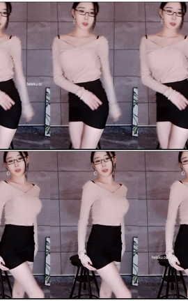 虎牙 暖暖(周童潼)-直播 魔法书福利 V170[1920X1080][3分25秒]_丽丝库