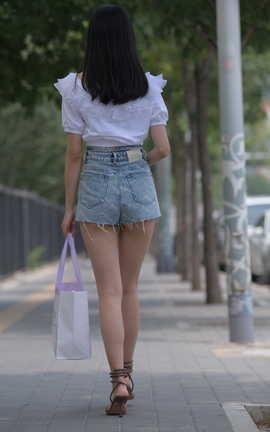 精选街拍作品 NO.1360 一始街拍作品 做美甲的美女 part4_丽丝库