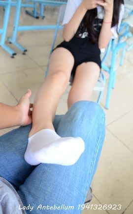 站前女神 恋足美腿棉袜女神级摄影套图 077_丽丝库