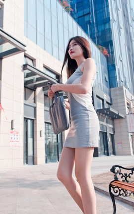 精选街拍作品 NO.0793 御风街拍 午后休闲的包臀灰裙极品薄丝OL美女婷婷 part2_丽丝库