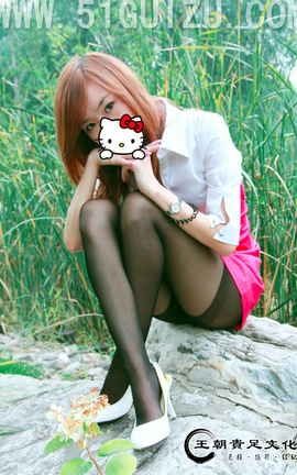 王朝贵足 No.129 糖糖可爱学生制服黑丝白高户外系列A