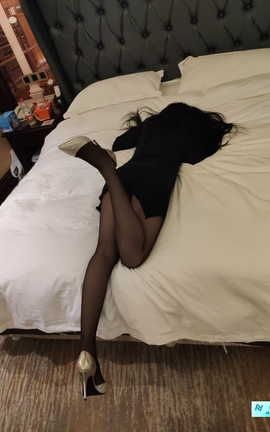 推特淫妻自拍 baozaojunS1合集 part1_丽丝库