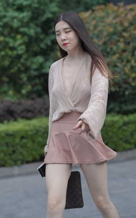 精选街拍作品 NO.1410 可爱的粉色短裙小姐姐 part5_丽丝库