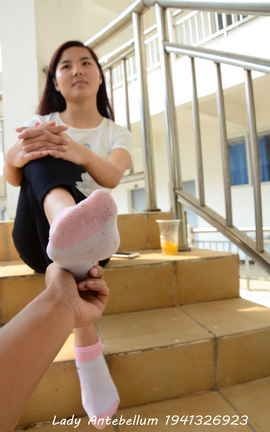 站前女神 恋足美腿棉袜女神级摄影套图 085_丽丝库