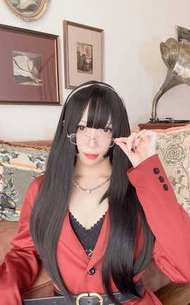 Money冷冷 红西装_丽丝库