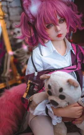 渊秧-明日方舟-银灰cos_丽丝库