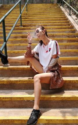 推特上女神调教露出写真集part2_丽丝库