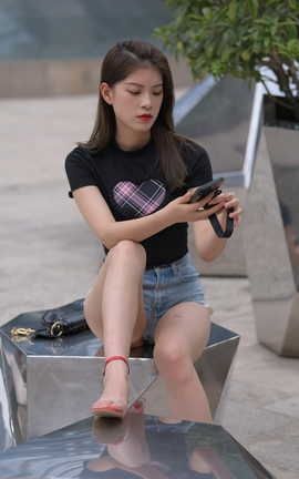 精选街拍作品 NO.0952 一始街拍作品 热裤美腿美女 part3_丽丝库