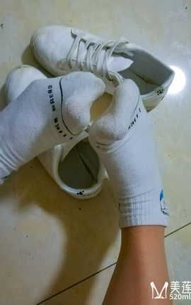 美莲色女生足控app的棉袜香浓套图合集 part15_丽丝库