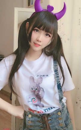 Miko酱ww-身材体型参考 T恤 牛仔_丽丝库