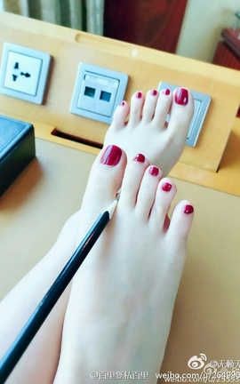 足控福利-微博上的那些美足小姐姐 081_丽丝库