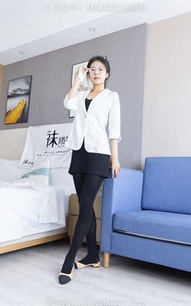 袜啵啵BoBoSocks NO.292 奶油-两双平底鞋、厚黑丝、厚肉丝_丽丝库