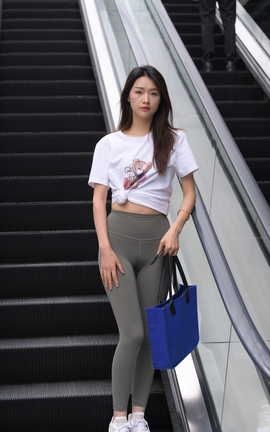 精选街拍作品 NO.1250 一始街拍作品 灰色瑜伽裤美女 part6_丽丝库