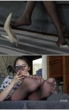 K&M足控脚底视频 252-空姐制服黑丝高跟挑鞋[3840X2160][20分19秒]_丽丝库