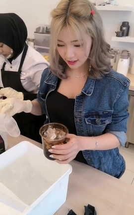 推上的马来西亚小姐姐 part1#1[640X1136][5分15秒]_丽丝库