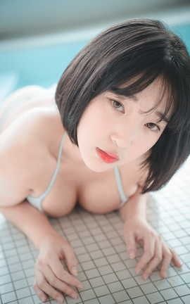 韩国写真杂志DJAWA Inkyung Poolside_丽丝库