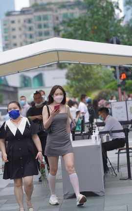 精选街拍作品 NO.1560 微胖女孩_丽丝库