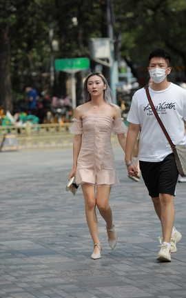 精选街拍作品 NO.0640 四九城嘎子街拍作品 甜美包臀裙女友_丽丝库