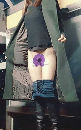 爱露出全站付费资源-转载区  公交站台露出_丽丝库