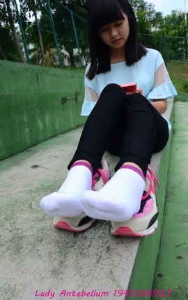 站前女神 恋足美腿棉袜女神级摄影套图 045_丽丝库