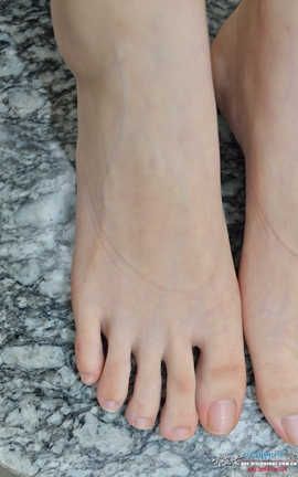 ecolog美足极品-小晴超白嫩美足空袭论坛_丽丝库