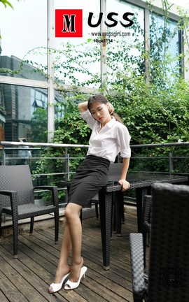 慕丝女郎MussGirl NO.204 熟女才配穿黑丝_丽丝库