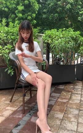 学妹加速跑 XM080《琪琪的美妙丝腿》[1080X1920][1分42秒]_丽丝库