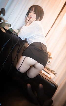 韩国写真BLUECAKE Yeji Cat Play_丽丝库