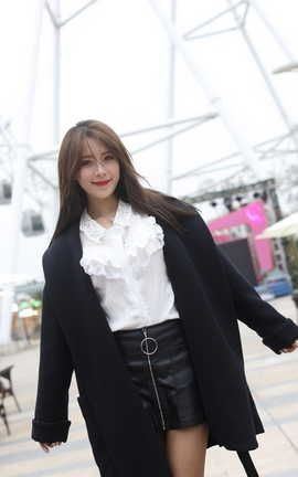 精选街拍作品 NO.0806 辉辉模拍作品 极品女神妮妮的咖啡色丝袜_丽丝库