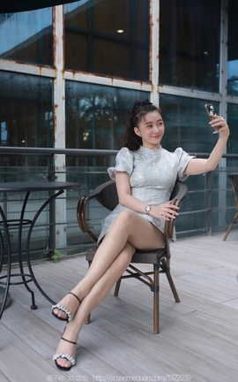 异思趣向IESS  2023.07.18 丝享家 1483 秋秋《丰满天花板》_丽丝库