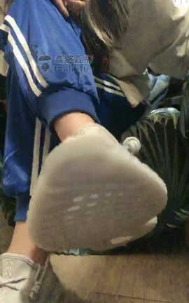 套路直播-清清-脏鞋底 脏棉袜 榨精[720X1280][42分18秒]_丽丝库