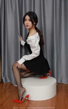 异思趣向IESS  2023.02.10 丝享家 1357 小宝《吊带情节》_丽丝库